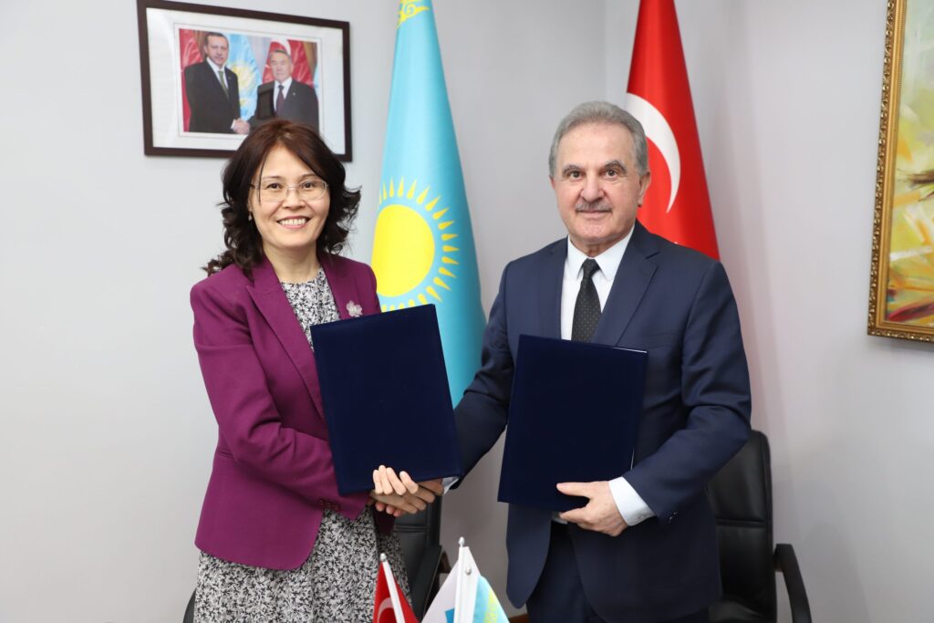 Üniversitemiz ile Hoca Ahmet Yesevi Uluslararası Türk-Kazak Üniversitesi Arasında Mutabakat Zaptı İmzalandı duyuru görseli