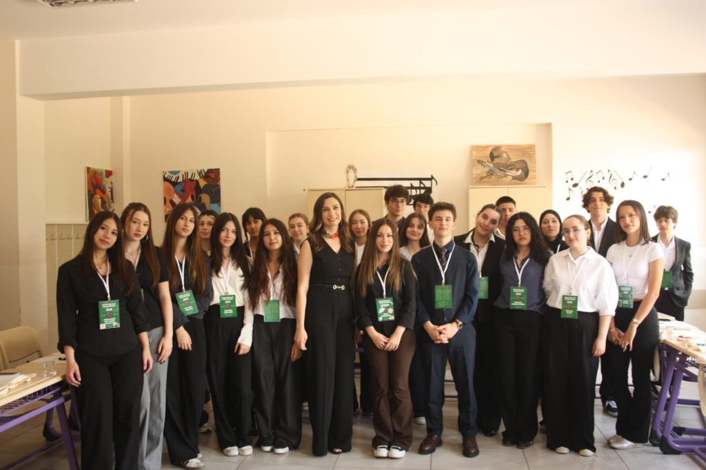 Kocaeli Anadolu Lisesi Öğrencilerinin Organize Ettiği Sosyal Bilimler Çalıştayı, Akademi Dünyası ile Genç Beyinleri Bir Araya Getirdi