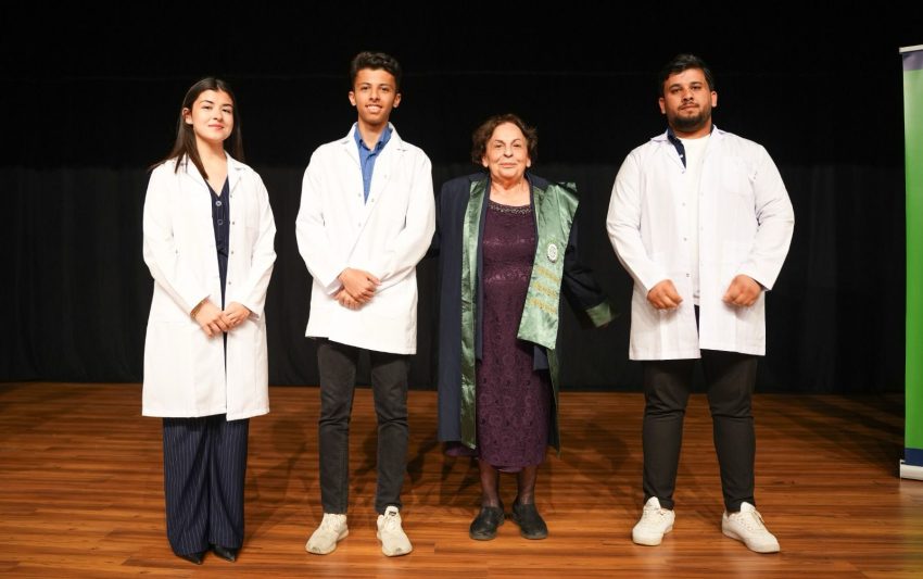 eczacilik_beyaz_onluk_giyme_toreni4_15_05