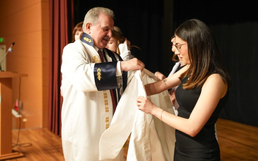 eczacilik_beyaz_onluk_giyme_toreni6_15_05